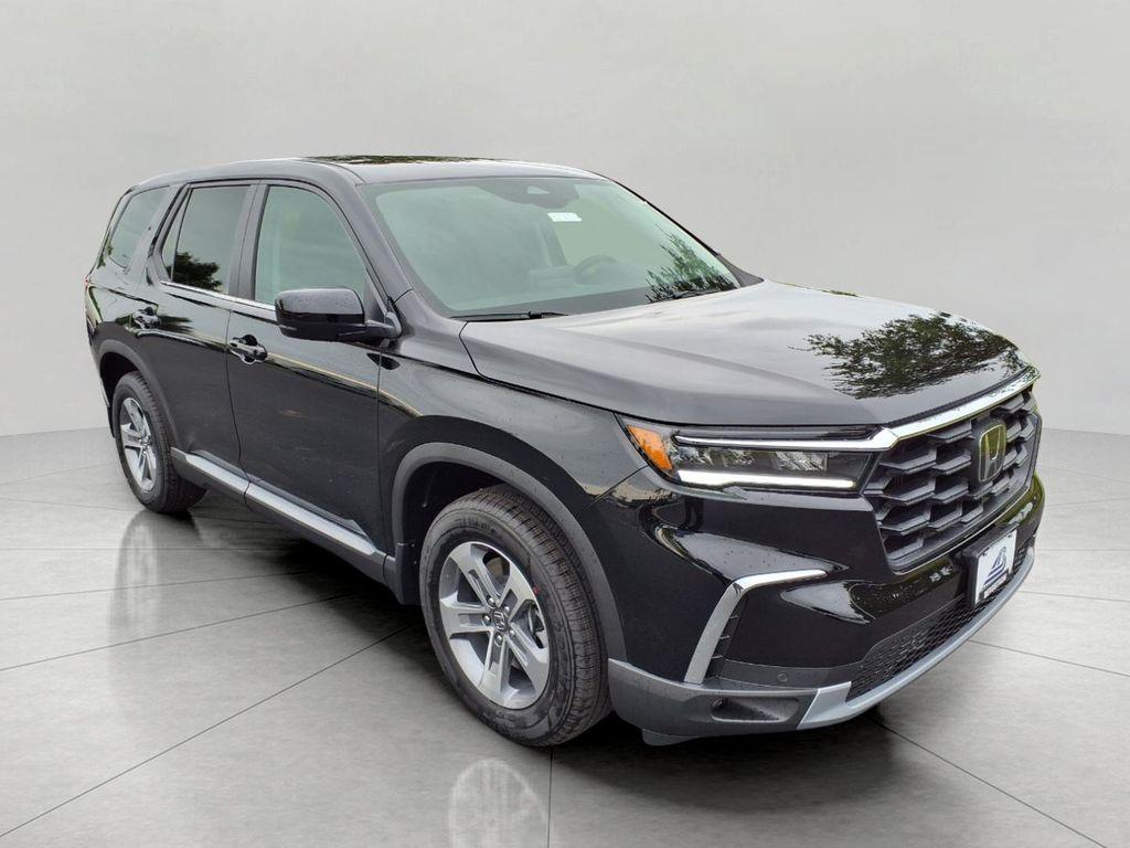 new 2025 Honda Pilot car, priced at $44,815