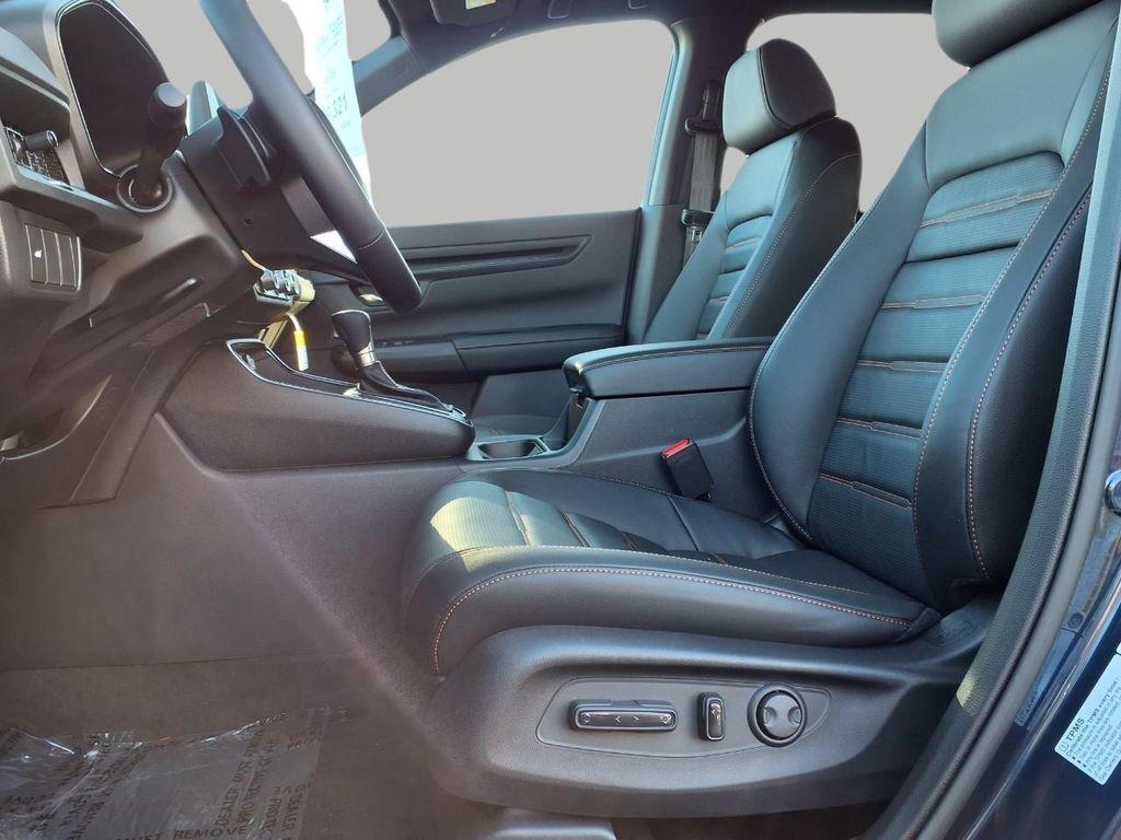 new 2026 Honda CR-V Hybrid car, priced at $39,583