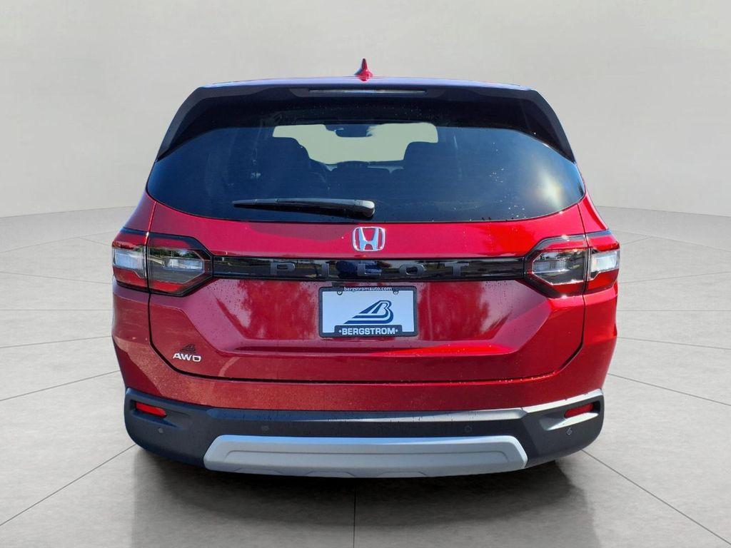 new 2025 Honda Pilot car, priced at $45,342