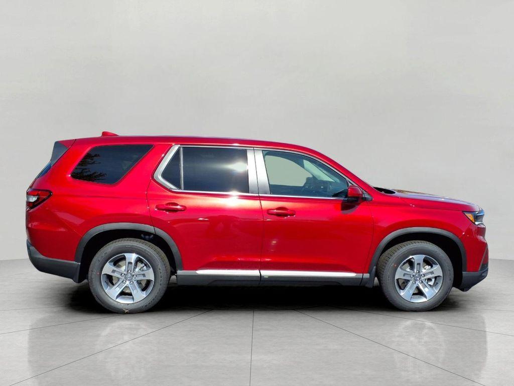 new 2025 Honda Pilot car, priced at $45,342