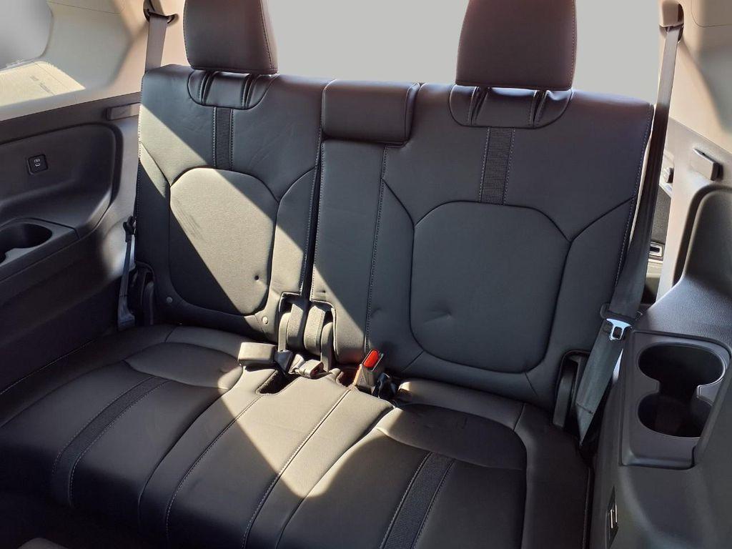 new 2025 Honda Pilot car, priced at $45,342