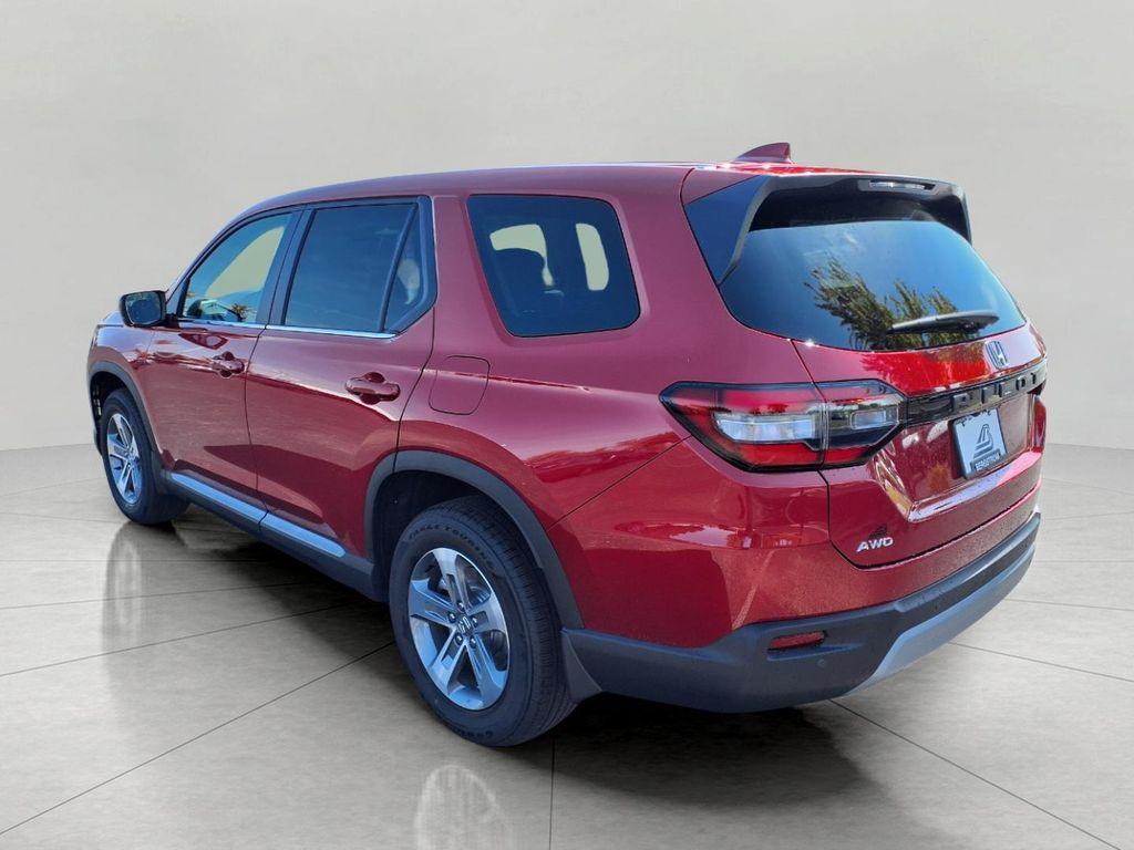 new 2025 Honda Pilot car, priced at $45,342