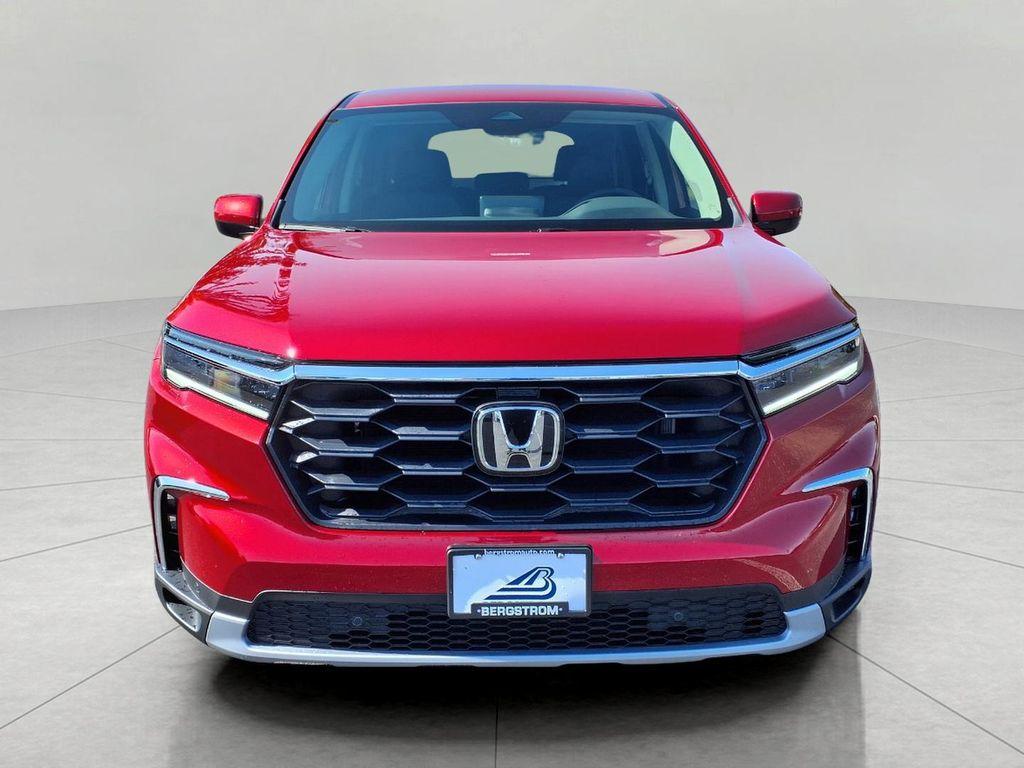 new 2025 Honda Pilot car, priced at $45,342