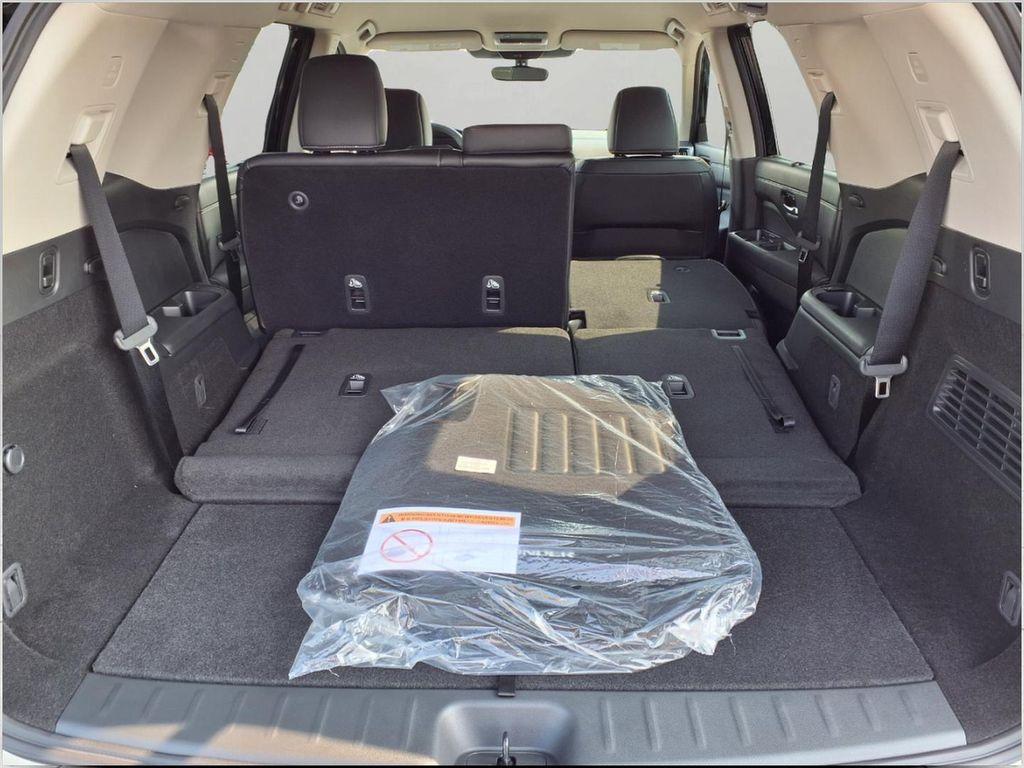 new 2025 Nissan Pathfinder car, priced at $42,605