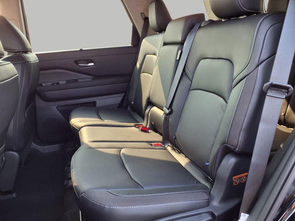 new 2025 Nissan Pathfinder car, priced at $42,605