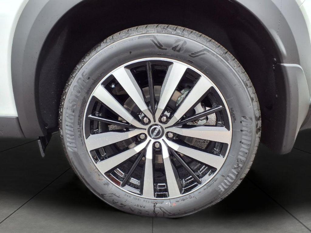 new 2025 Nissan Pathfinder car, priced at $50,536