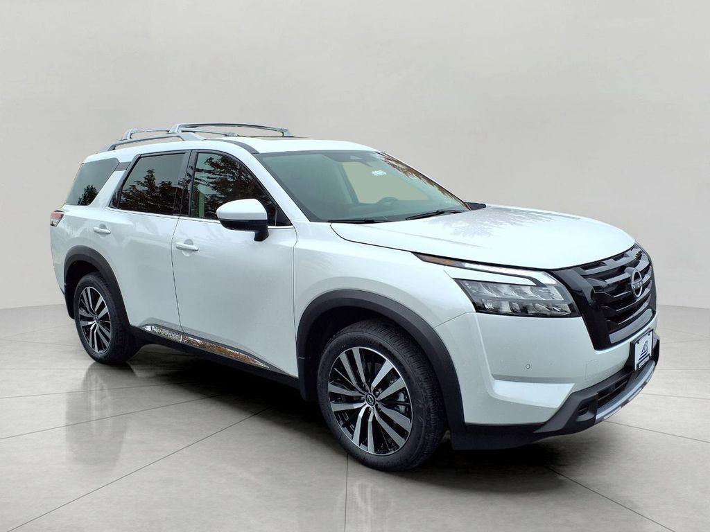 new 2025 Nissan Pathfinder car, priced at $50,536