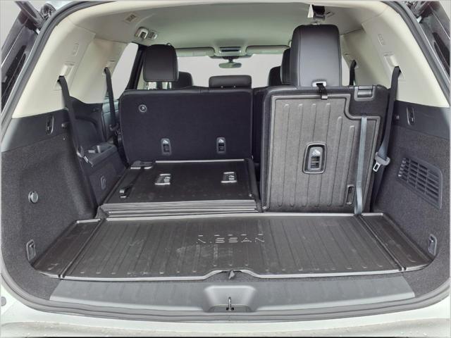 new 2025 Nissan Pathfinder car, priced at $44,767