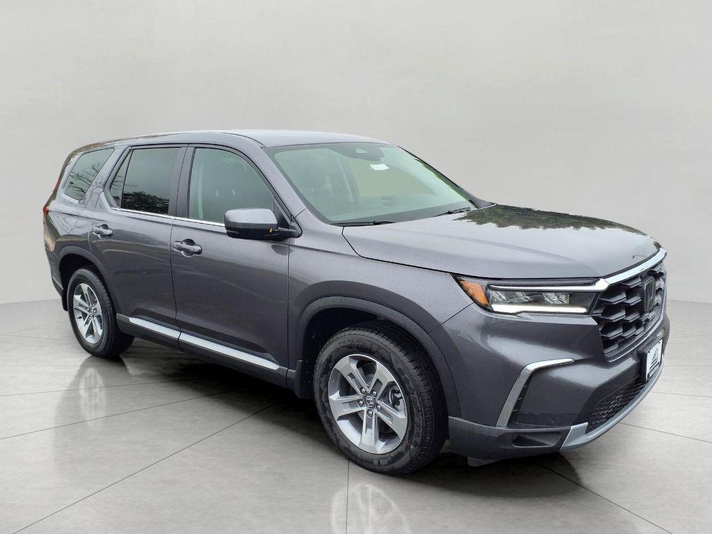 new 2025 Honda Pilot car, priced at $44,815