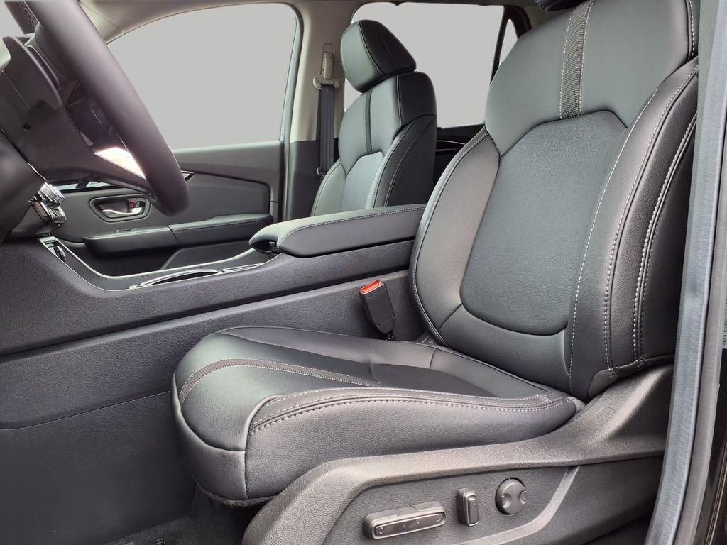 new 2025 Honda Pilot car, priced at $44,223