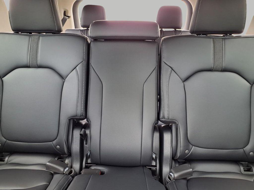new 2025 Honda Pilot car, priced at $44,223