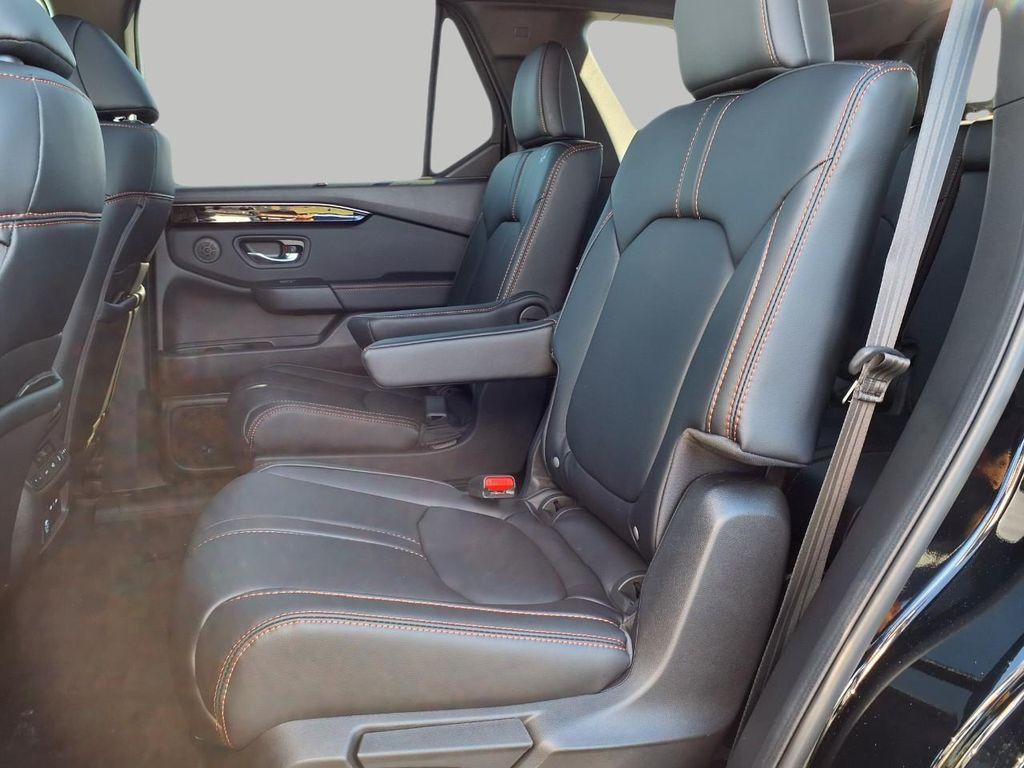 new 2025 Honda Pilot car, priced at $47,832