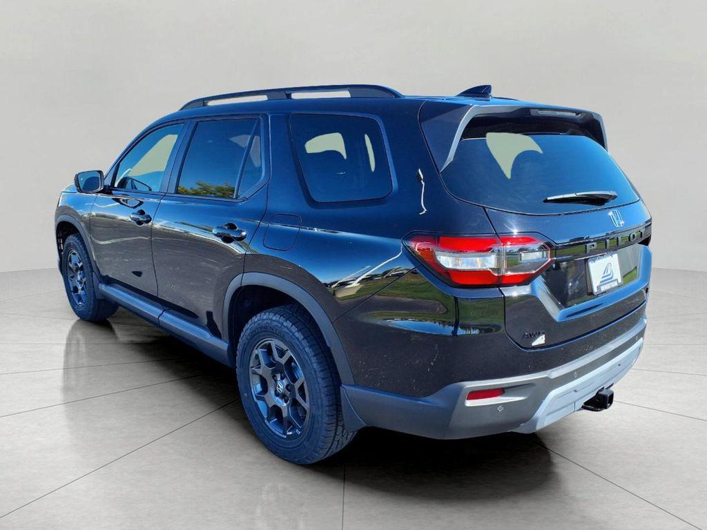 new 2025 Honda Pilot car, priced at $47,832