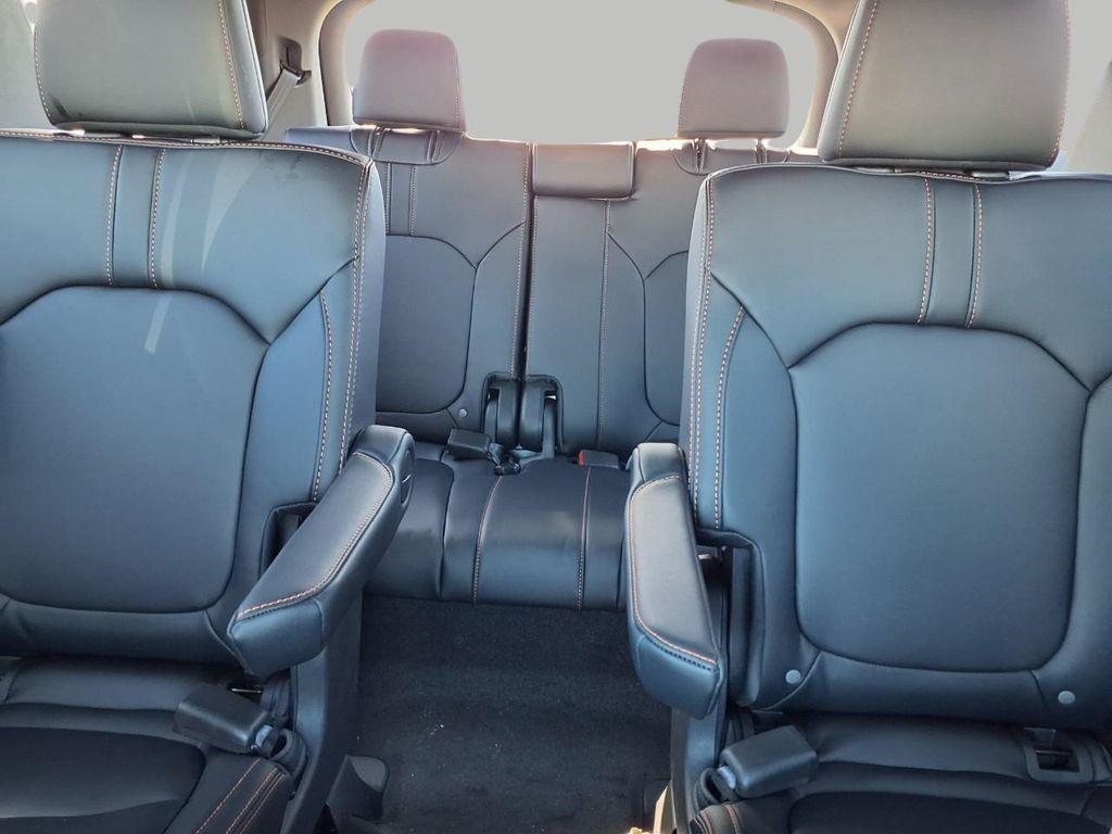 new 2025 Honda Pilot car, priced at $47,832