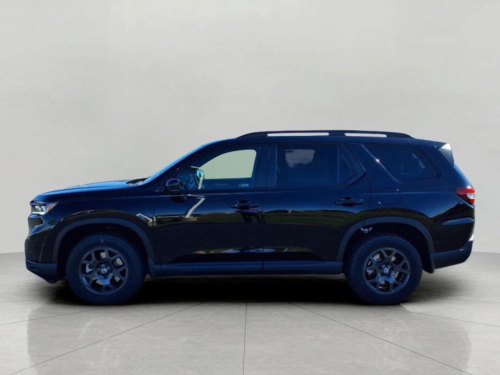 new 2025 Honda Pilot car, priced at $47,832
