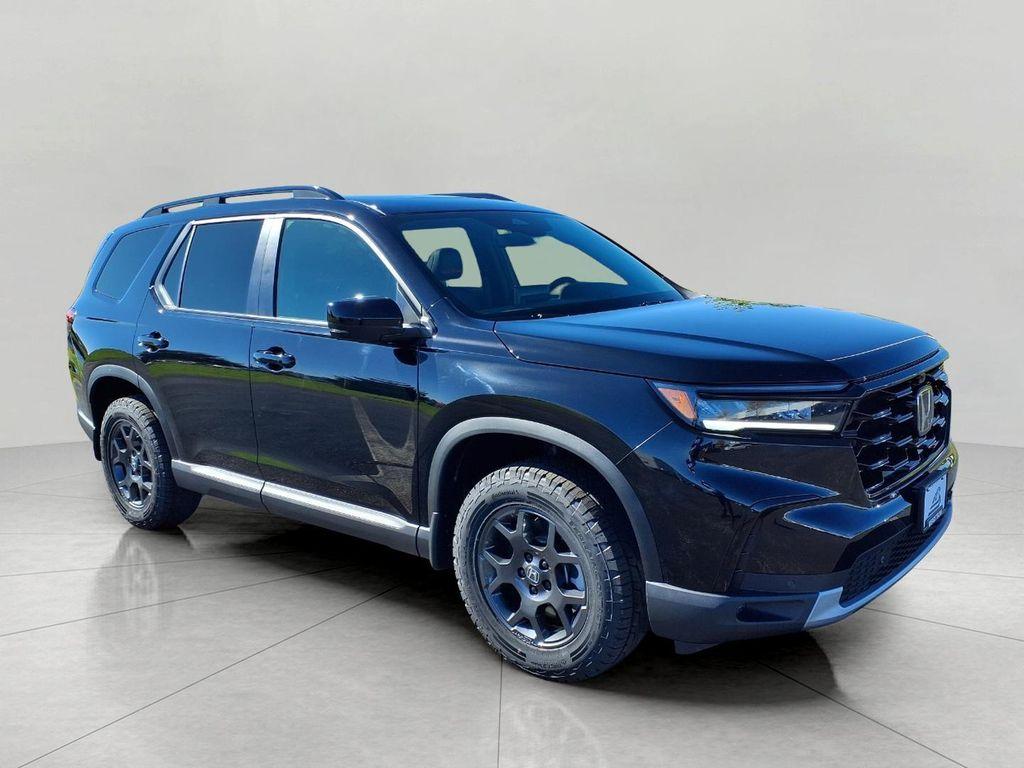 new 2025 Honda Pilot car, priced at $47,832