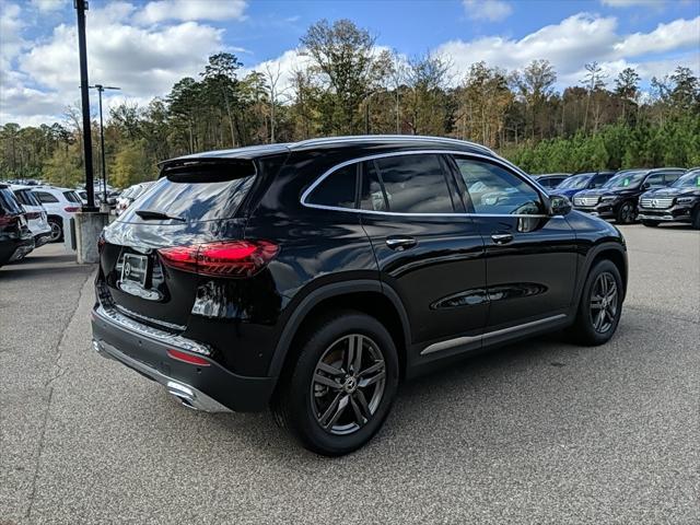 new 2025 Mercedes-Benz GLA 250 car, priced at $45,290