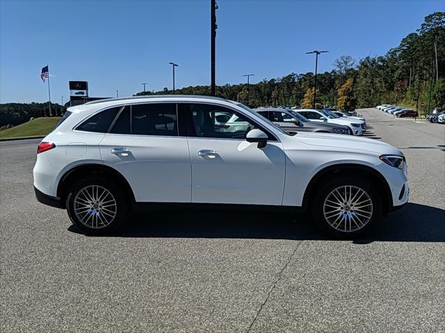 new 2025 Mercedes-Benz GLC 300 car, priced at $51,385