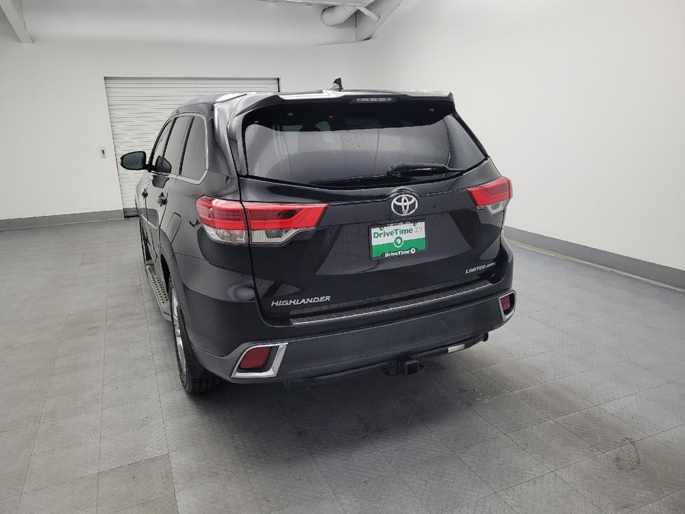 used 2018 Toyota Highlander car, priced at $26,795