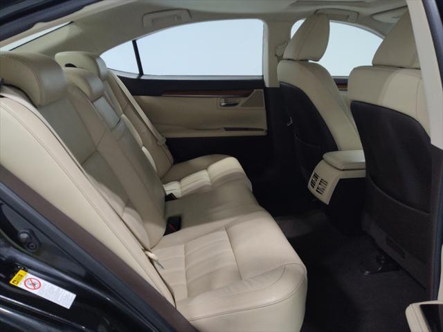 used 2018 Lexus ES 300h car, priced at $27,995