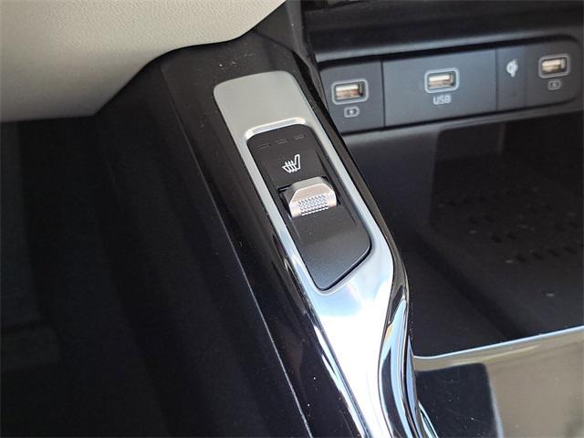 used 2022 Kia Sorento car, priced at $29,927