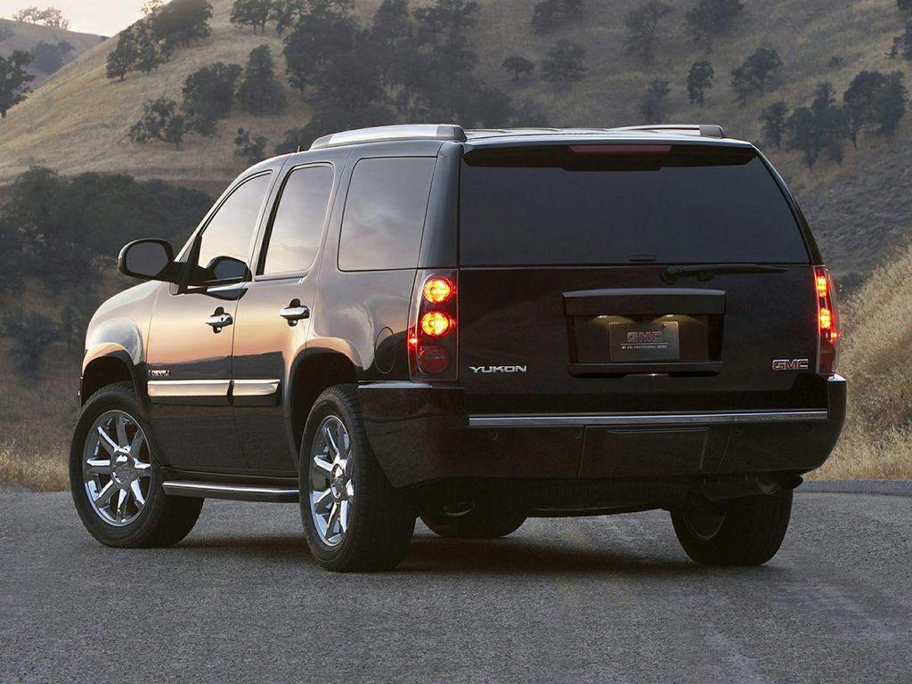 used 2013 GMC Yukon car, priced at $14,453
