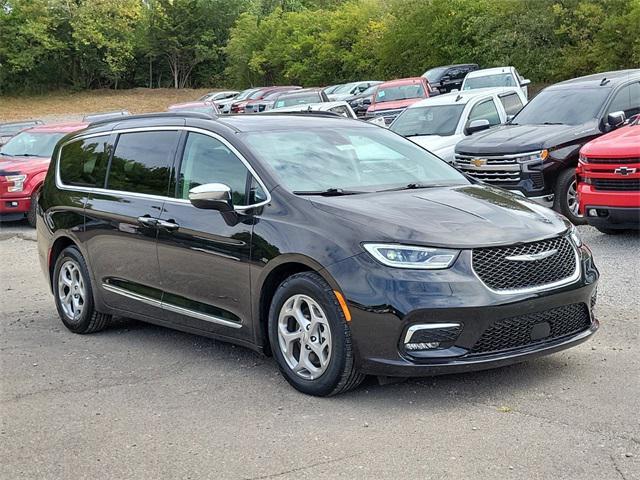 used 2023 Chrysler Pacifica car, priced at $35,400