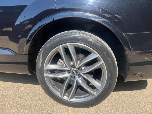 used 2018 Audi Q7 car, priced at $24,252