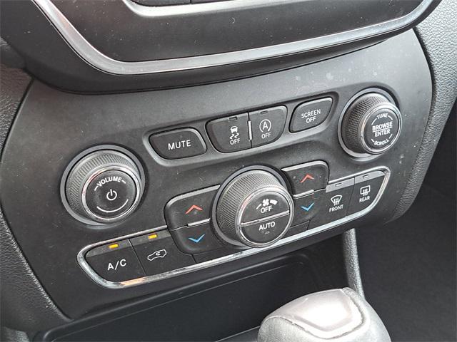 used 2021 Jeep Cherokee car, priced at $19,150