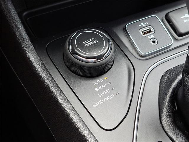 used 2021 Jeep Cherokee car, priced at $19,150