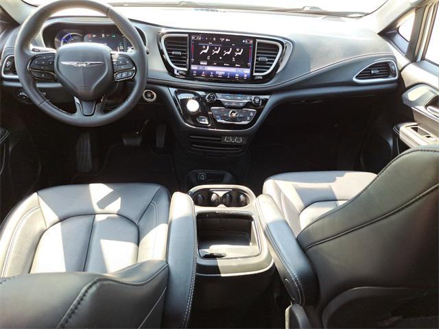 used 2024 Chrysler Pacifica Hybrid car, priced at $30,479