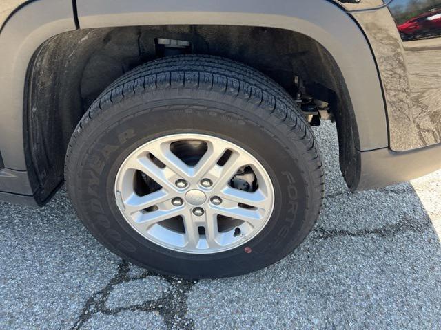 used 2023 Jeep Grand Cherokee car, priced at $28,838