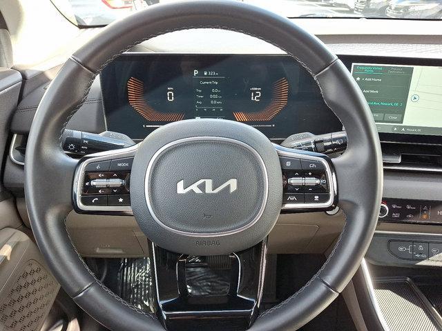 used 2025 Kia Carnival car, priced at $39,500