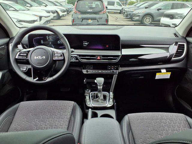 new 2025 Kia Seltos car, priced at $27,811
