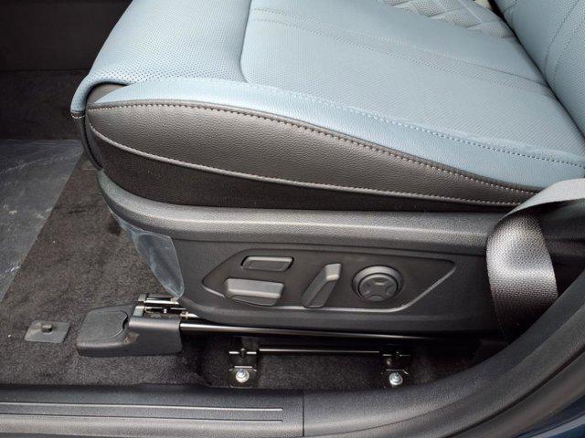 new 2025 Kia Sorento Hybrid car, priced at $47,336