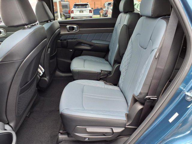 new 2025 Kia Sorento Hybrid car, priced at $47,336