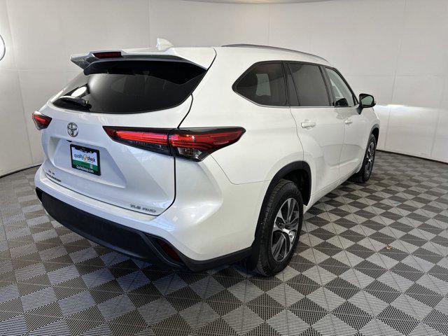 used 2021 Toyota Highlander car, priced at $29,738