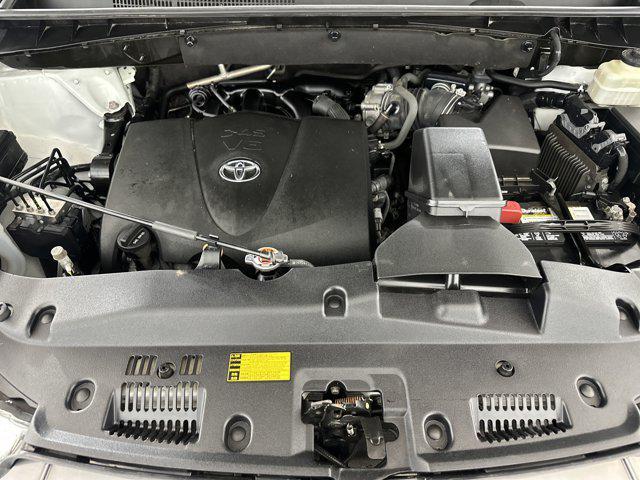 used 2018 Toyota Highlander car, priced at $19,163