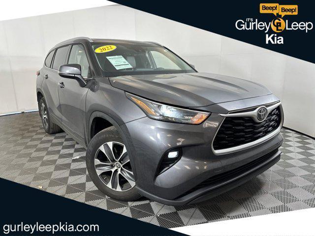 used 2022 Toyota Highlander car, priced at $34,212