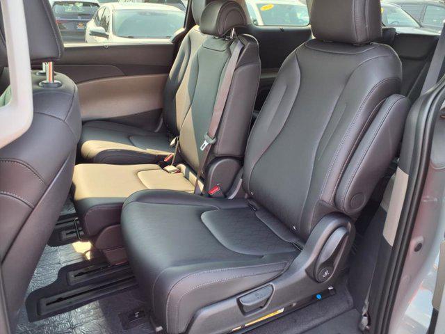 new 2026 Kia Carnival Hybrid car, priced at $44,467