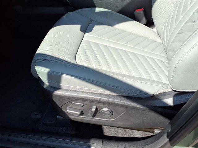 new 2025 Kia Sorento car, priced at $46,440