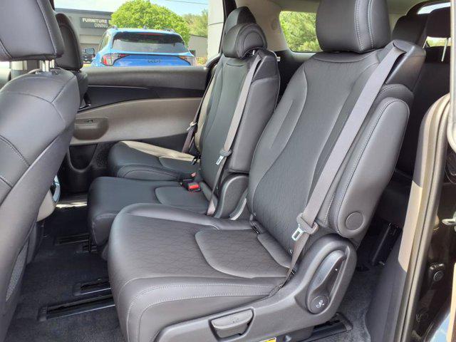new 2025 Kia Carnival car, priced at $39,317