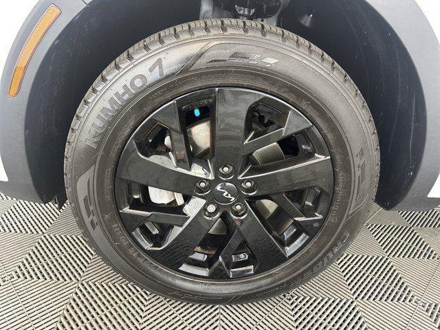used 2023 Kia Sorento car, priced at $28,618