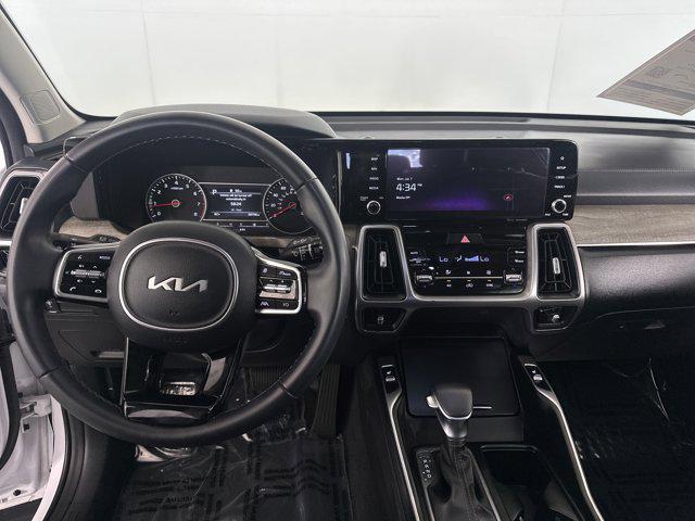used 2023 Kia Sorento car, priced at $28,618
