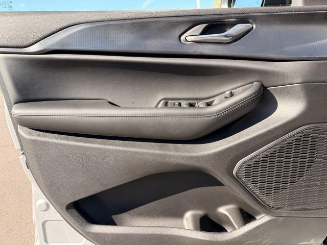 new 2025 Jeep Grand Cherokee L car, priced at $41,185