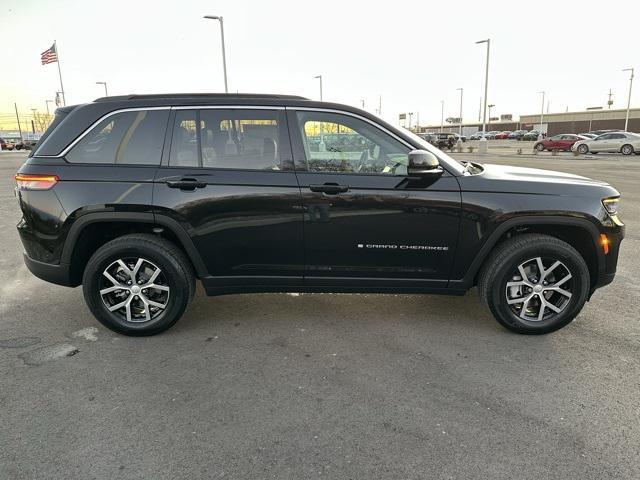 new 2025 Jeep Grand Cherokee car, priced at $48,416