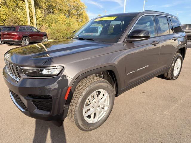 new 2025 Jeep Grand Cherokee car, priced at $38,937