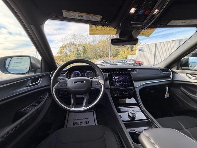 new 2025 Jeep Grand Cherokee car, priced at $38,937