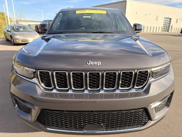 new 2025 Jeep Grand Cherokee car, priced at $38,937