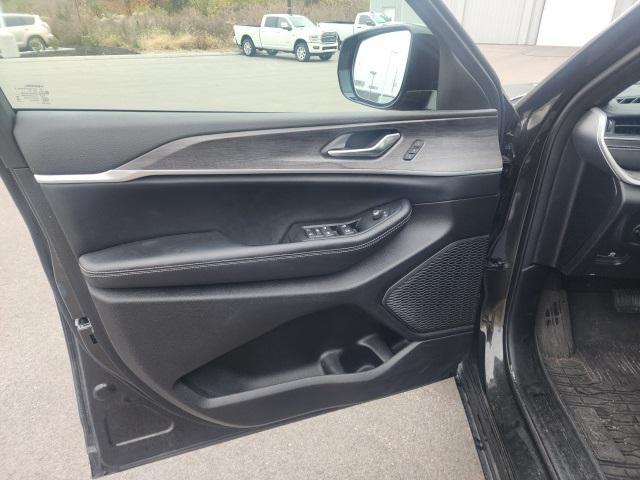 used 2024 Jeep Grand Cherokee L car, priced at $35,500